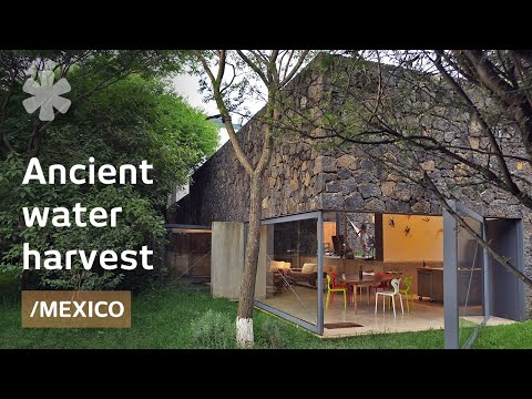 Vivienda moderna en una meseta mejicana revive un método antiguo de recolección de agua
